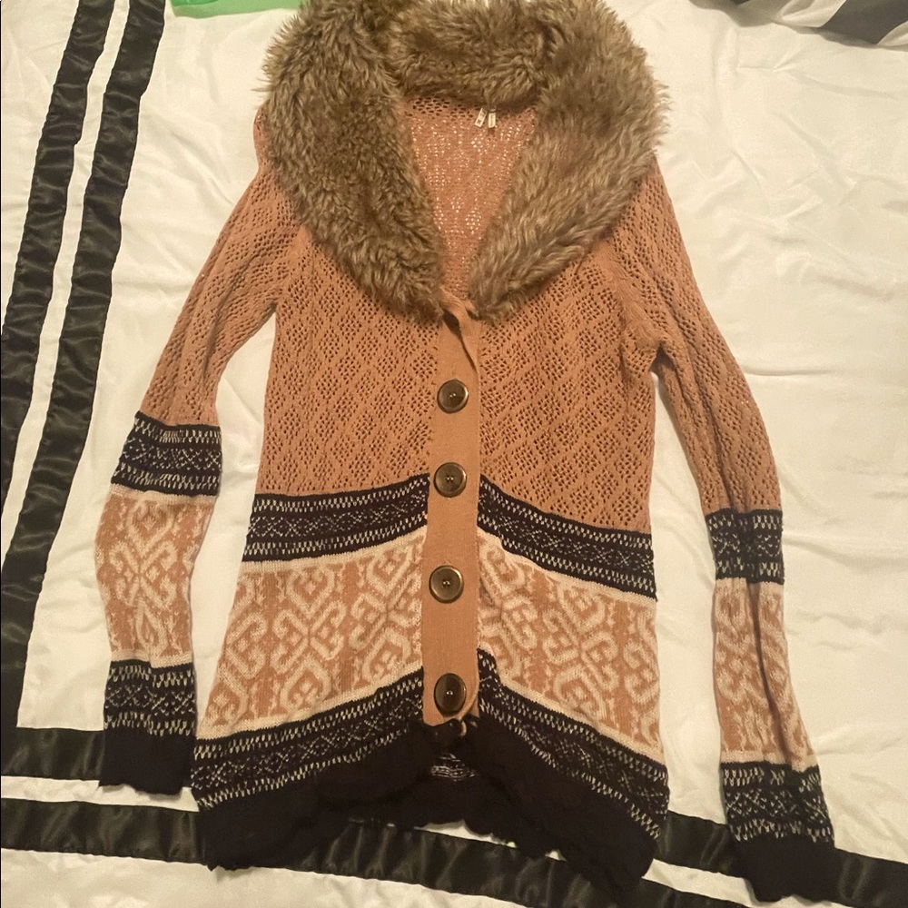 BKE cardigan sweater with faux fur collar size M